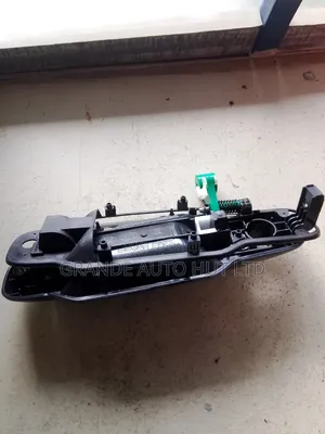 Front Outer Handle Right Kia Sorento 2005 (Genuine)