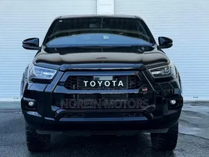 Toyota Hilux 2023 Black