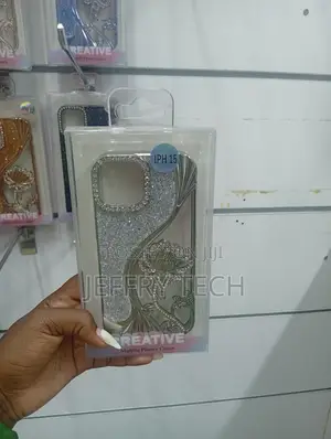 iPhone 15 Showcase