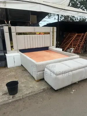 Modern Chester Bed