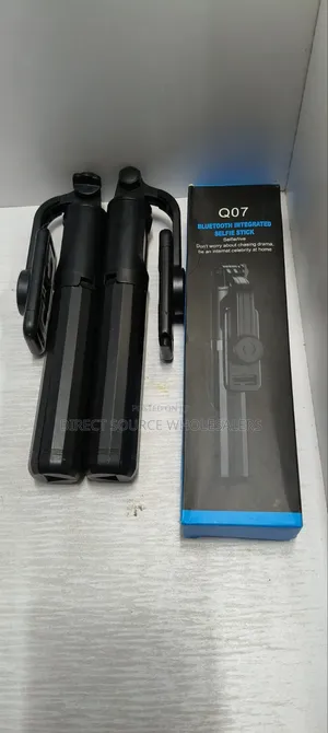 Q07 3-in-1 Selfie Stick Tripod – Wireless Remote Control