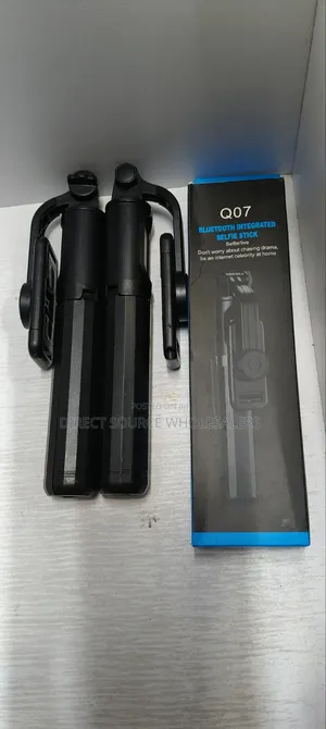 Q07 Bluetooth Selfie Stick – Extendable With Tripod Stand