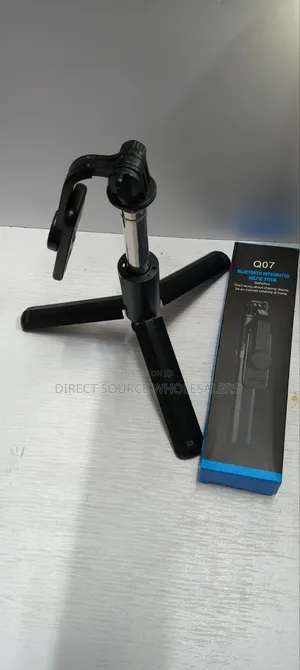 Portable Q07 Selfie Stick Tripod – For Android iPhone
