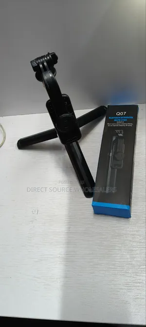 Q07 Selfie Stick – Foldable Tripod With Remote