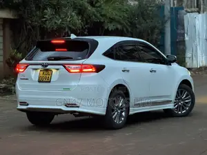 Toyota Harrier 2.0 2018 White