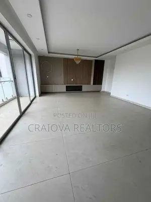 4bdrm Duplex in Spring Valley for rent