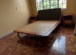 Slow Bay Mango Walnut Boxbed Queen Sized