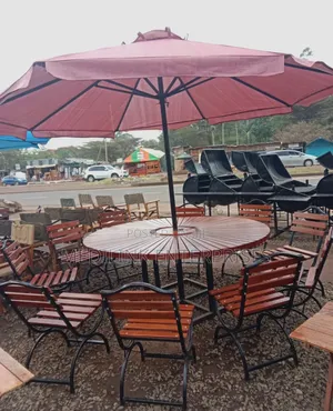 10-seater Wooden Metallic Chairs+Round Table+Parasol