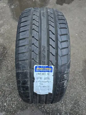 235 /50 R17 Maxtrek (Maximus M1)