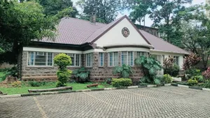 11 Rooms Commercial Bungalow on Half Acre Land in Kilimani Kirichwa Rd