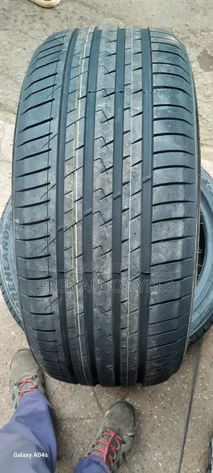 255/40zr21 Grenlander