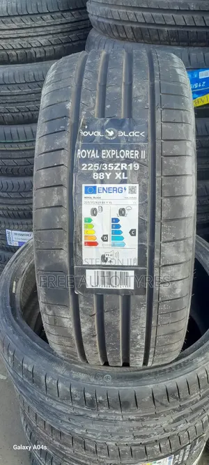 225/35zr19 Royal Black