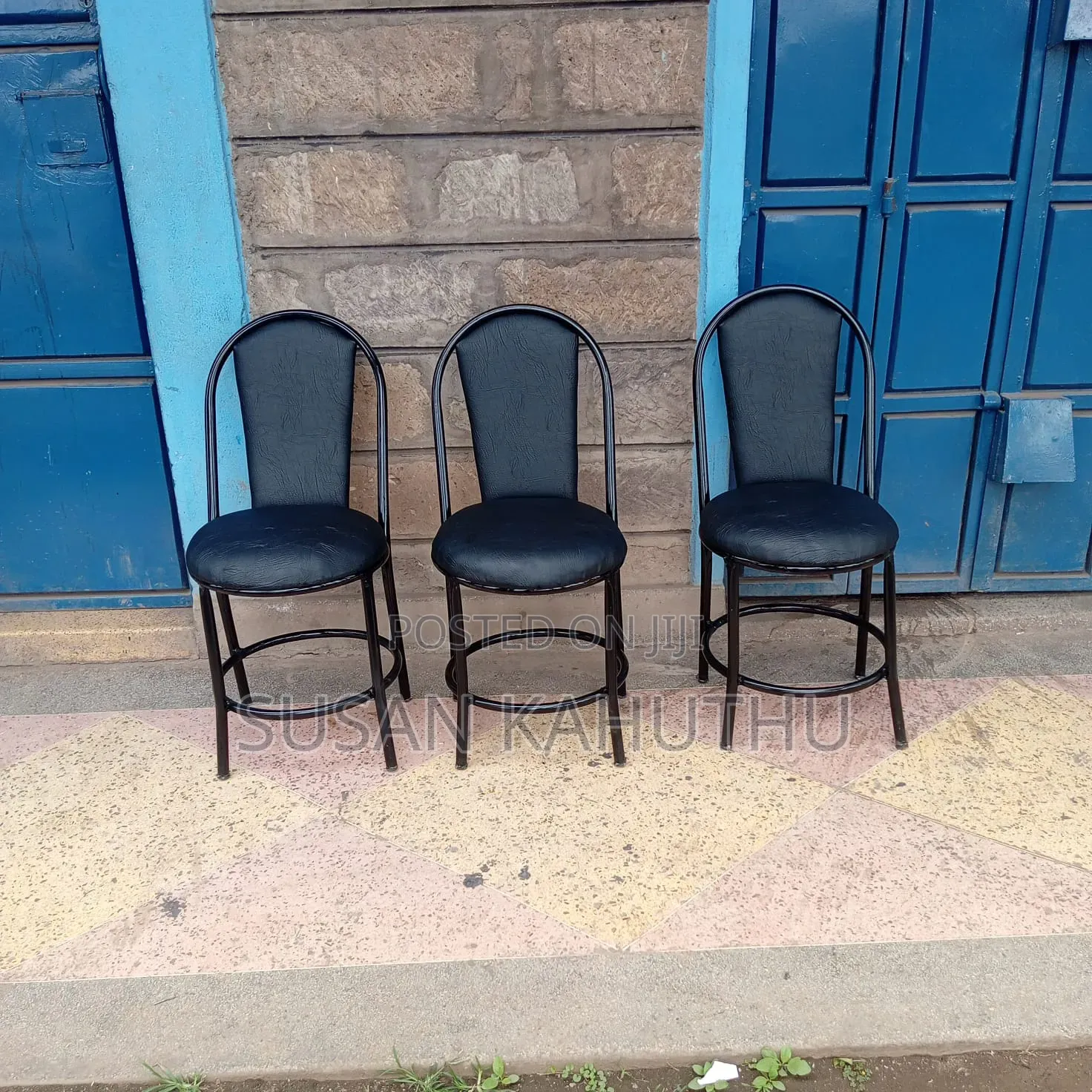 Black Appealing Restaurant/ Bar Seats