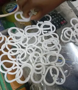 White Plastic Oval Shaped Shower Curtain Rings