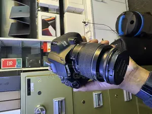 Canon 250 D