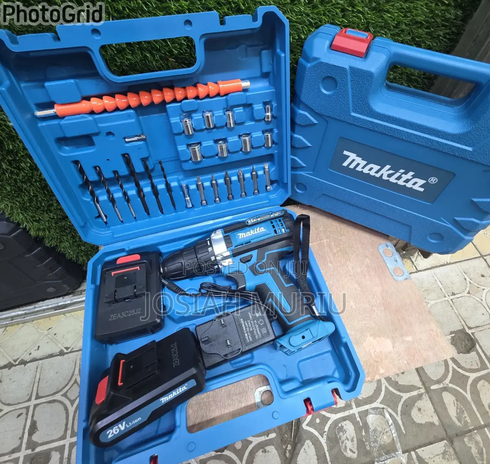 Makita Cordless Drill Set With Bits 26v