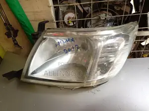 Toyota Hilux 2012 Headlight