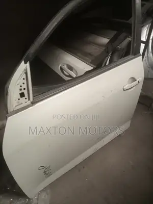 Toyota Vanguard 2012 Door With Chrome