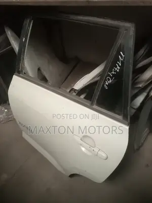 Toyota Vanguard Rear Door With Chrome 2012