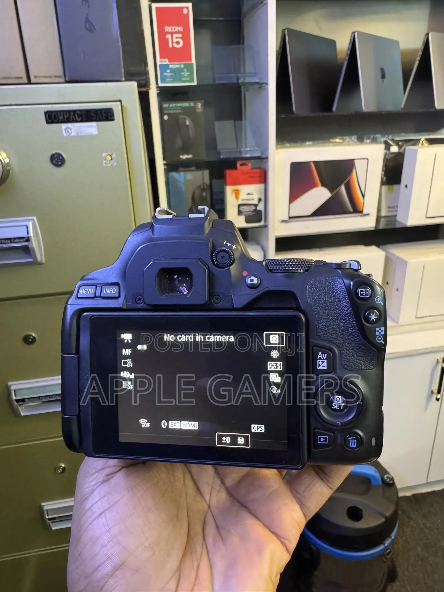Canon 250 D