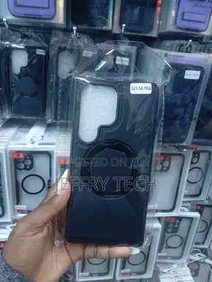 Magnetic Pu Leather Back Cover Case for the Samsung Galaxy S25 Ultra.
