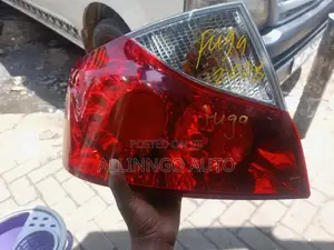 Nissan Fuga 2008 Taillight