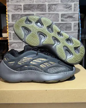 Adidas Yeezy 700 V3 Sneakers Size 36-45