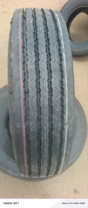 9.5 R17. 5 Brand New Bridgestone Tyre Nylon Highway