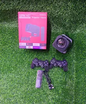  Ultra Hd Smart Projector + Game Console