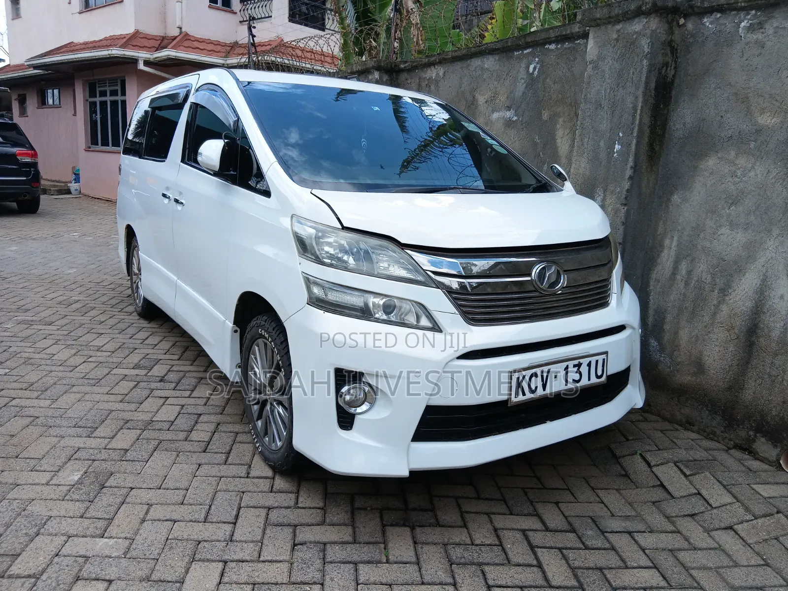 Toyota Alphard 2.4 Petrol FWD 2012 White