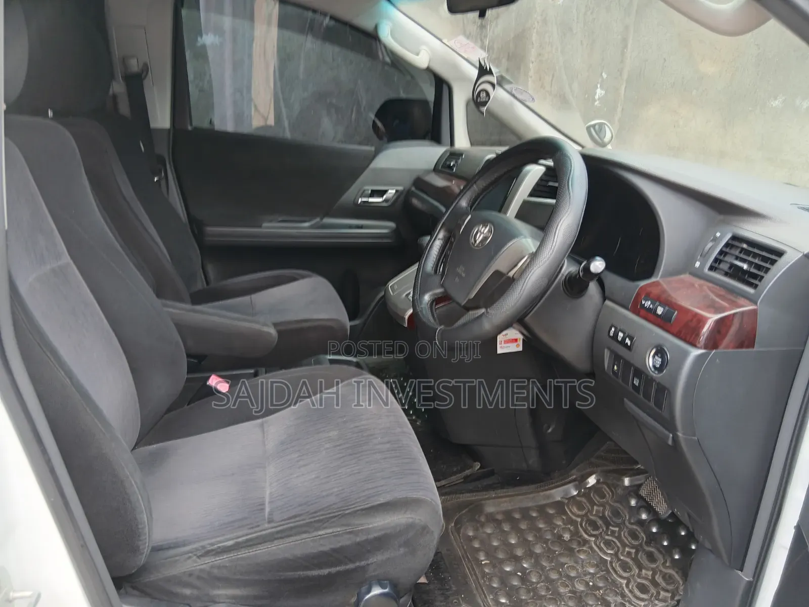 Toyota Alphard 2.4 Petrol FWD 2012 White