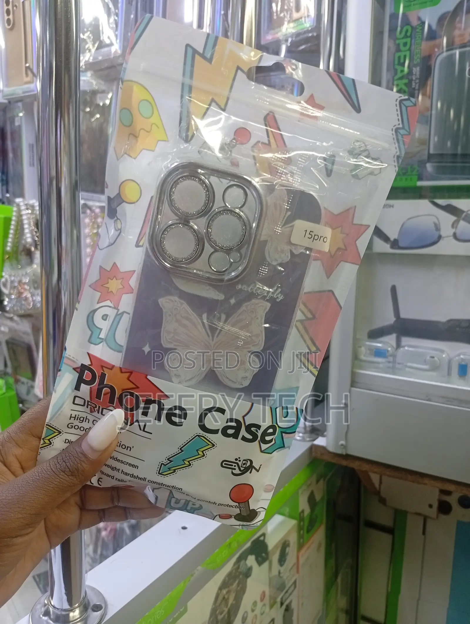 Butterfly-Themed Protective Cover for the iPhone 15 Pro.