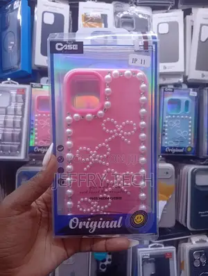 iPhone 11 "Fashion Case" Designed With a Decorative 3d