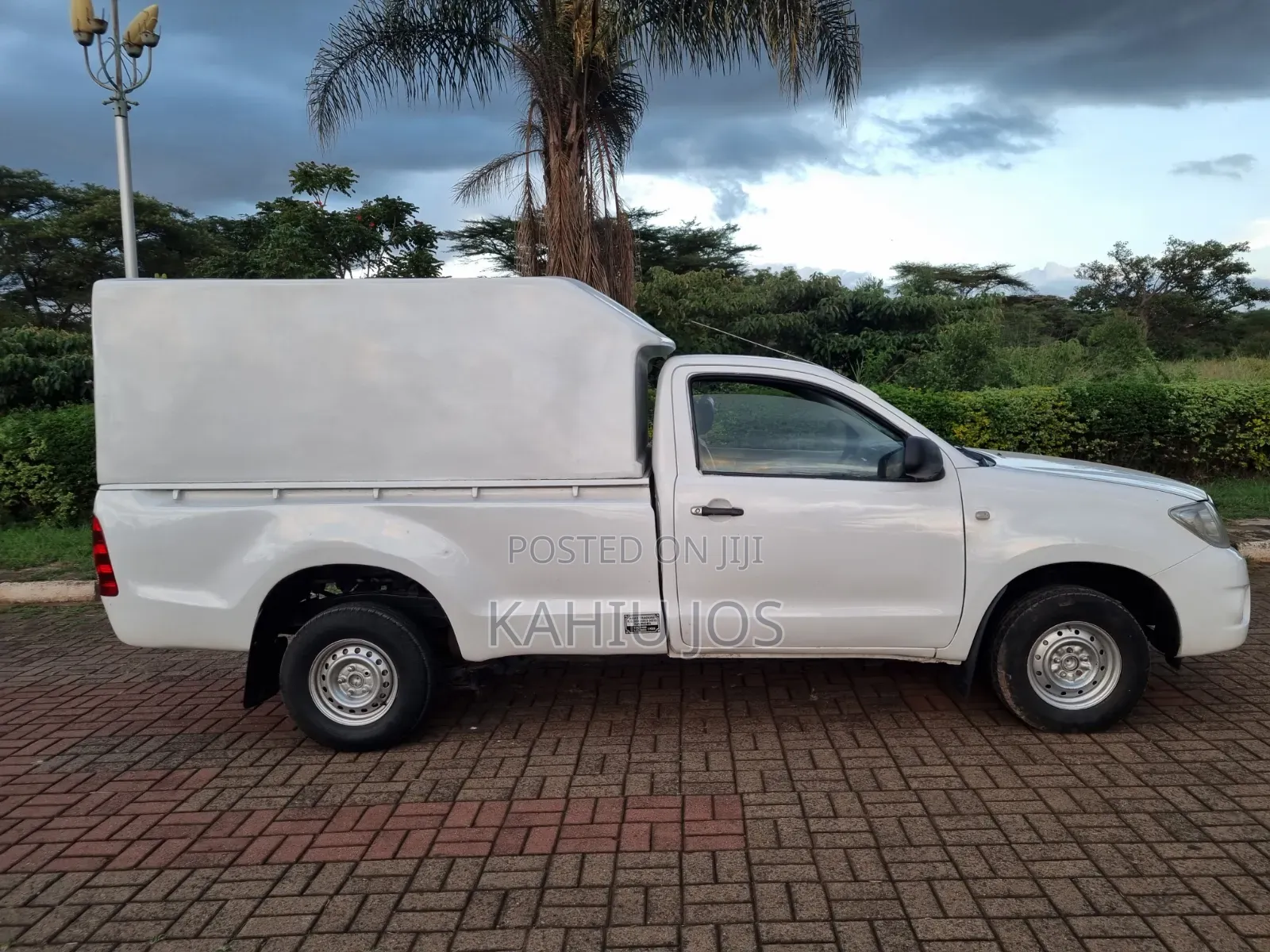 Toyota Hilux 2009 White