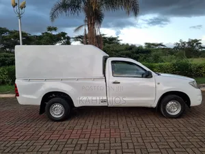 Toyota Hilux 2009 White