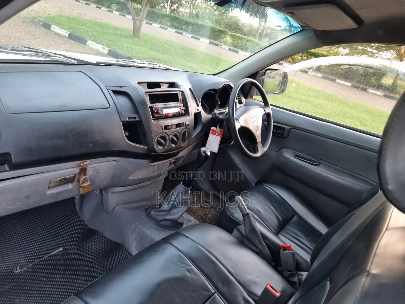 Toyota Hilux 2009 White