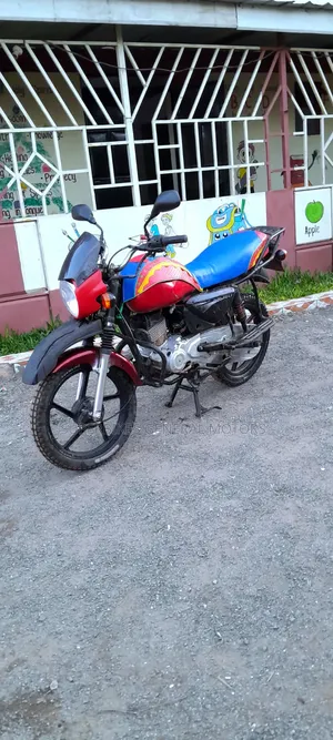 Bajaj Boxer 150 UG 2023 Red