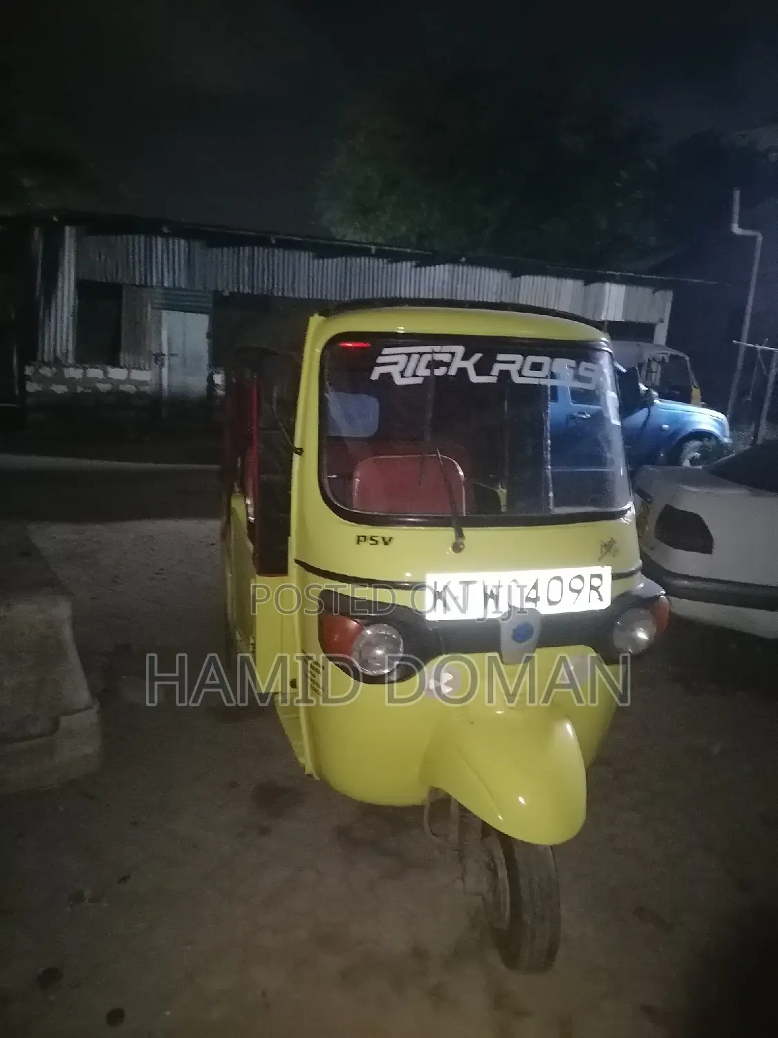 Piaggio 2023 Yellow