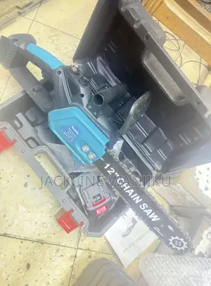 New Makita Cordless Powersaw / Rechargeable Chainsaw 12”/ Cordless Saw