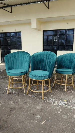 Green Floral Manicure Seats
