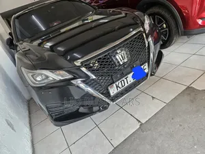 Toyota Crown 2018 Black