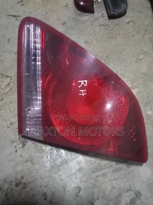 Toyota Crown 2007 Athlete Boot Lights