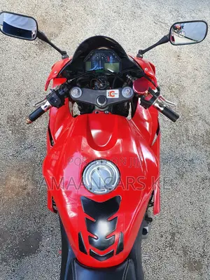 Honda CBR 2005 Red
