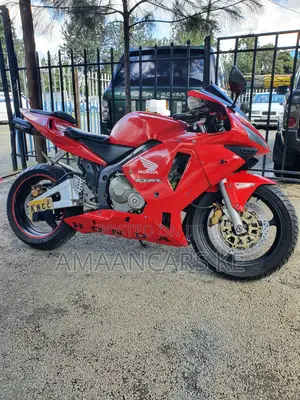 Honda CBR 2005 Red