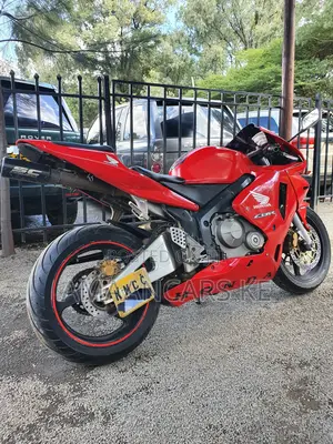 Honda CBR 2005 Red