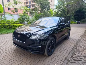 Jaguar F-Pace 2017 Black