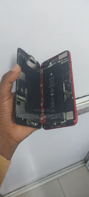 iPhone and Sumsung Changing Broken Screens