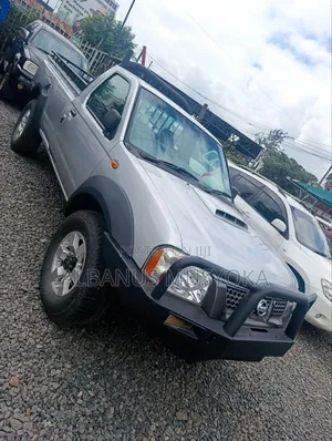 Nissan Hardbody 2016 Silver