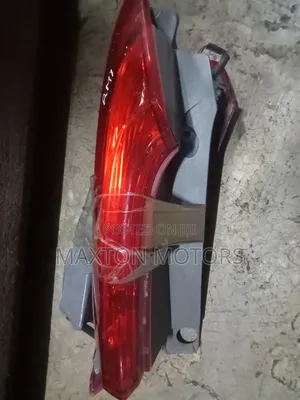 Upper Taillight Finisher Rm1