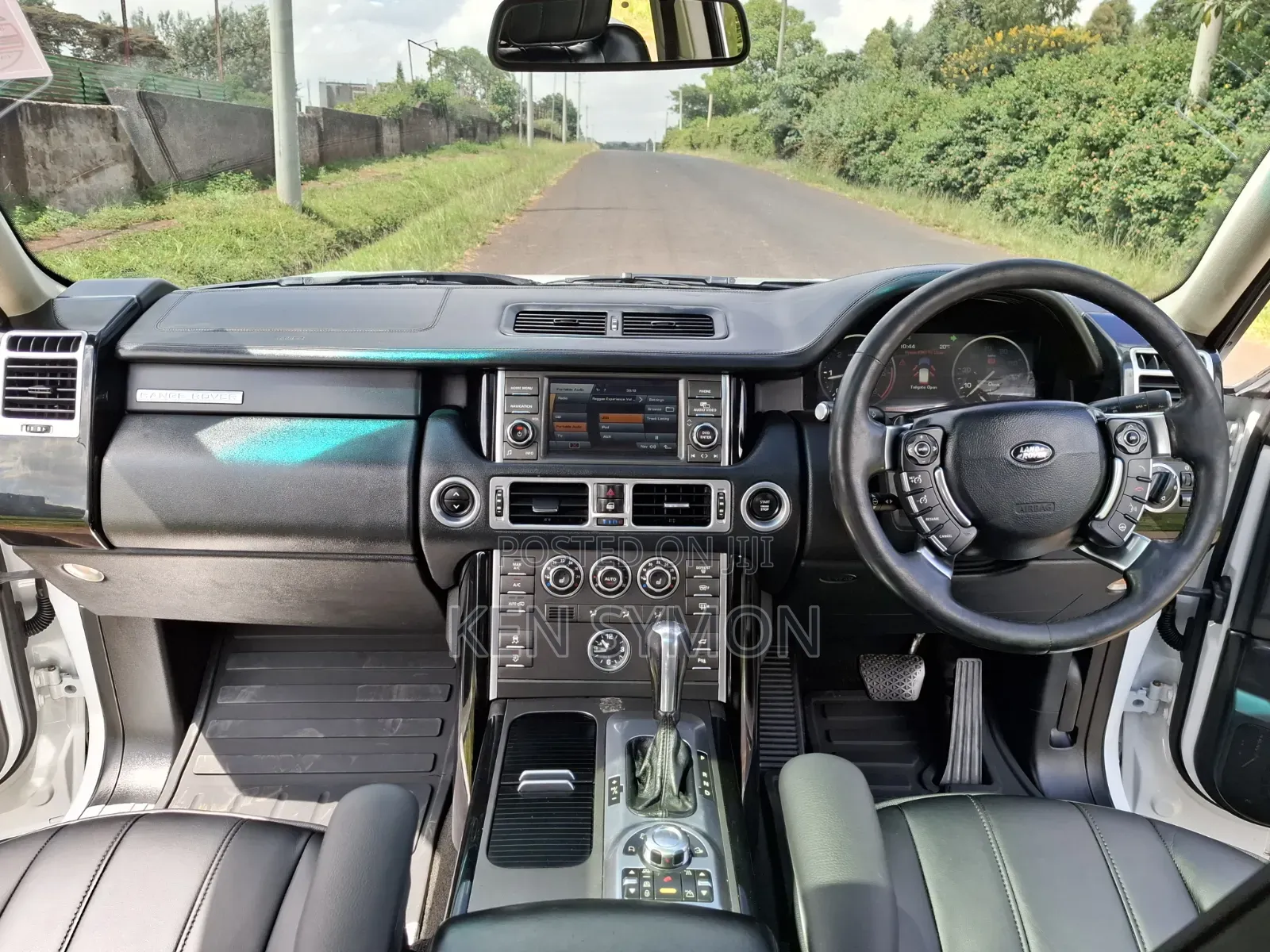 Land Rover Range Rover Vogue 2010 White